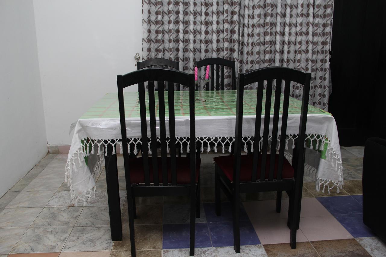 Kingfisher Hostel Anuradhapura Exterior photo